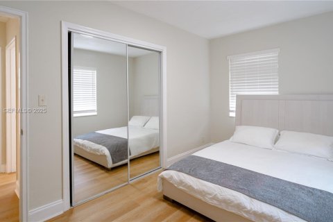 Villa ou maison à vendre à Hollywood, Floride: 2 chambres, 69.12 m2 № 1976861 - photo 23