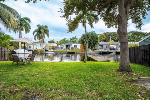 Villa ou maison à vendre à Hollywood, Floride: 2 chambres, 69.12 m2 № 1976861 - photo 10