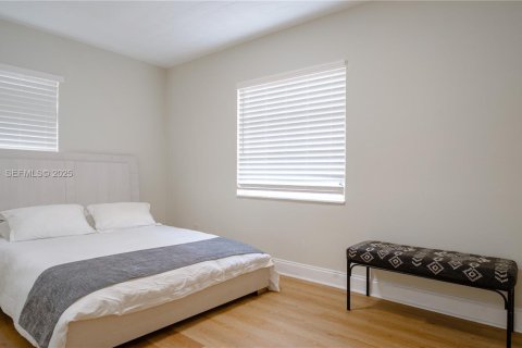 Villa ou maison à vendre à Hollywood, Floride: 2 chambres, 69.12 m2 № 1976861 - photo 22