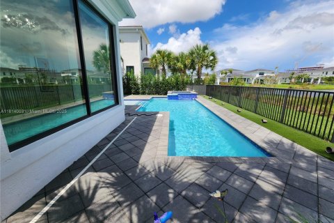 Casa en alquiler en Palm Beach Gardens, Florida, 5 dormitorios, 491.64 m2 № 1938503 - foto 25