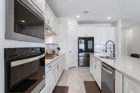 Casa en alquiler en Apopka, Florida, 4 dormitorios, 264.49 m2 № 2102040 - foto 10