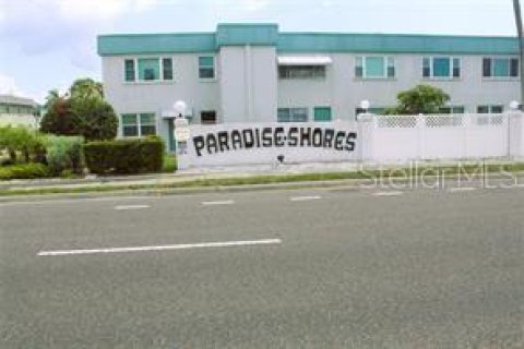 Condominio en Saint Petersburg, Florida, 1 dormitorio  № 2284685