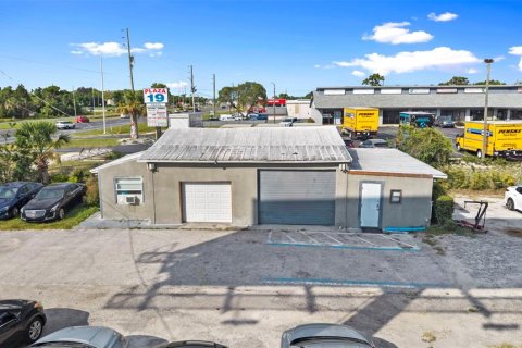 Commercial property in Hudson, Florida 121.79 sq.m. № 2218597 - photo 9