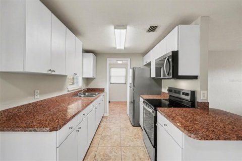 Casa en alquiler en Tampa, Florida, 3 dormitorios, 80.27 m2 № 2106493 - foto 10