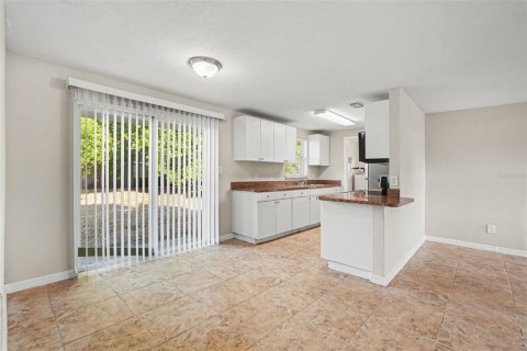 Casa en alquiler en Tampa, Florida, 3 dormitorios, 80.27 m2 № 2106493 - foto 9