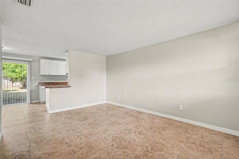 Casa en alquiler en Tampa, Florida, 3 dormitorios, 80.27 m2 № 2106493 - foto 8