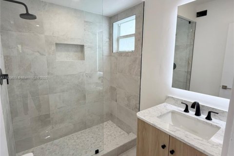 Condo in Bay Harbor Islands, Florida, 2 bedrooms  № 1802778 - photo 14