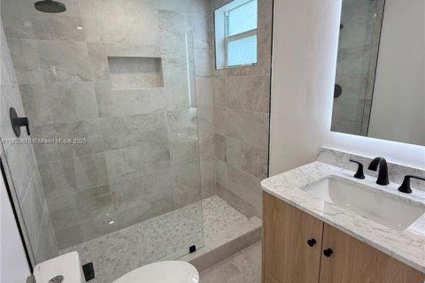 Condo in Bay Harbor Islands, Florida, 2 bedrooms  № 1802778 - photo 13