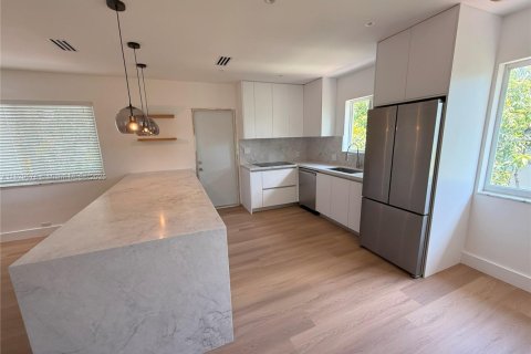 Condo in Bay Harbor Islands, Florida, 2 bedrooms  № 1802778 - photo 6