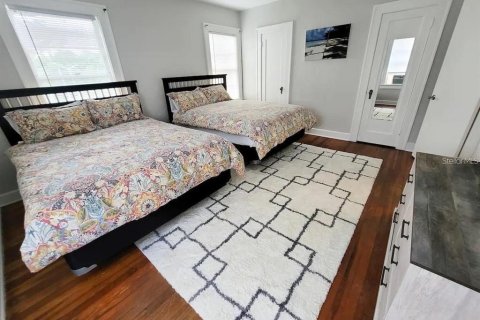 House in Gainesville, Florida 4 bedrooms, 194.82 sq.m. № 2210055 - photo 13