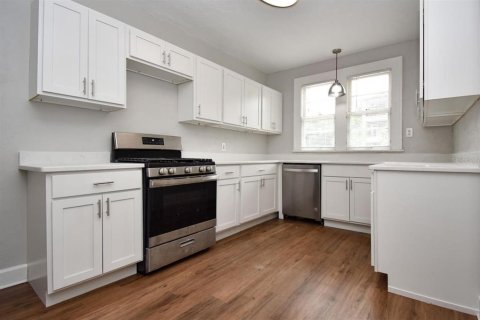 House in Gainesville, Florida 4 bedrooms, 194.82 sq.m. № 2210055 - photo 9