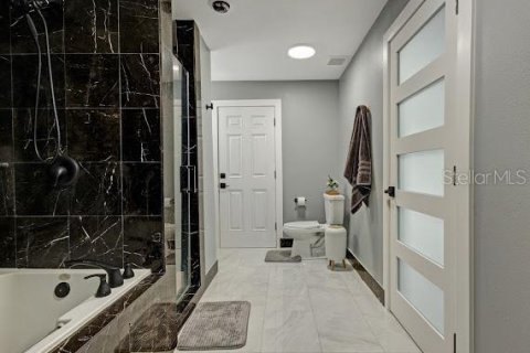 Casa en venta en Tampa, Florida, 4 dormitorios, 231.51 m2 № 2387485 - foto 11