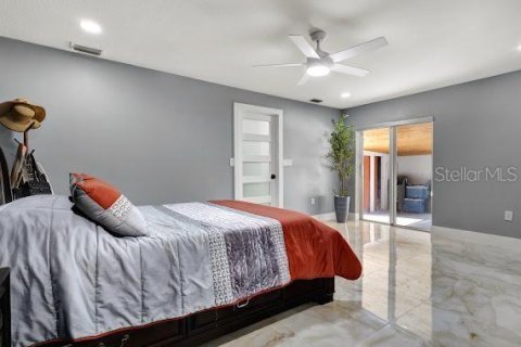 Casa en venta en Tampa, Florida, 4 dormitorios, 231.51 m2 № 2387485 - foto 13