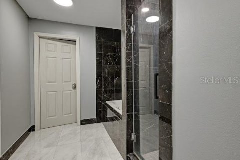 Casa en venta en Tampa, Florida, 4 dormitorios, 231.51 m2 № 2387485 - foto 7