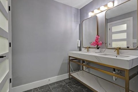 Casa en venta en Tampa, Florida, 4 dormitorios, 231.51 m2 № 2387485 - foto 16
