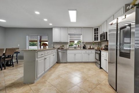Casa en venta en Tampa, Florida, 4 dormitorios, 231.51 m2 № 2387485 - foto 23