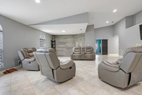 Casa en venta en Tampa, Florida, 4 dormitorios, 231.51 m2 № 2387485 - foto 5