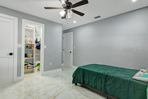 Casa en venta en Tampa, Florida, 4 dormitorios, 231.51 m2 № 2387485 - foto 18
