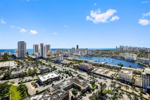 Apartment in Hallandale Beach, Florida 3 bedrooms, 155.52 sq.m. № 2002976 - photo 30