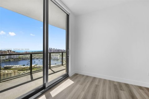 Apartment in Hallandale Beach, Florida 3 bedrooms, 155.52 sq.m. № 2002976 - photo 25