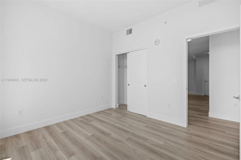 Apartment in Hallandale Beach, Florida 3 bedrooms, 155.52 sq.m. № 2002976 - photo 26