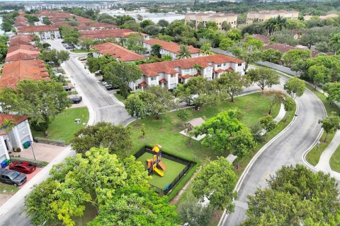 Townhouse in Miramar, Florida 2 bedrooms, 121.98 sq.m. № 1872393 - photo 29