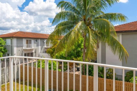 Townhouse in Miramar, Florida 2 bedrooms, 121.98 sq.m. № 1872393 - photo 23