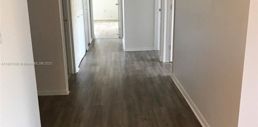 Condo à Miami, Floride, 3 chambres  № 1929361