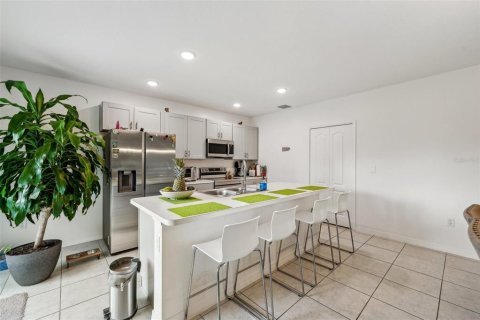 House in Poinciana, Florida 4 bedrooms, 178.56 sq.m. № 1608456 - photo 11