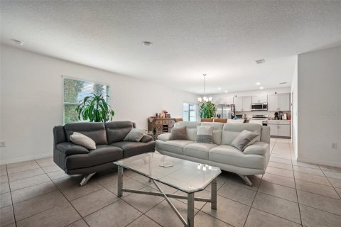 House in Poinciana, Florida 4 bedrooms, 178.56 sq.m. № 1608456 - photo 7