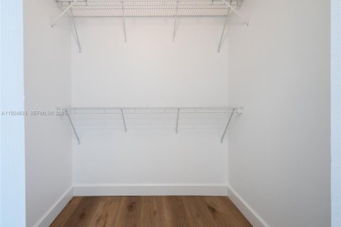 Casa en venta en Weston, Florida, 4 dormitorios, 263.47 m2 № 1982823 - foto 29