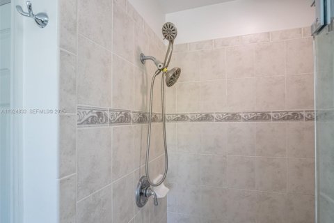 Casa en venta en Weston, Florida, 4 dormitorios, 263.47 m2 № 1982823 - foto 27