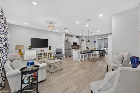 Touwnhouse à vendre à Orlando, Floride: 3 chambres, 153.01 m2 № 2342210 - photo 5