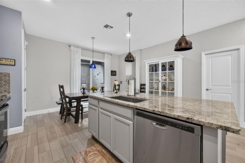 Touwnhouse à vendre à Orlando, Floride: 3 chambres, 153.01 m2 № 2342210 - photo 17