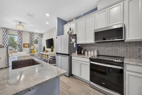 Touwnhouse à vendre à Orlando, Floride: 3 chambres, 153.01 m2 № 2342210 - photo 15