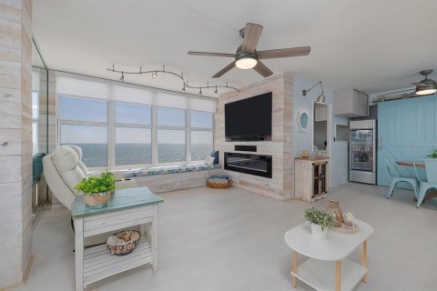 Condo in Daytona Beach, Florida, 2 bedrooms  № 1644440 - photo 4