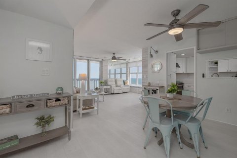 Condo in Daytona Beach, Florida, 2 bedrooms  № 1644440 - photo 7