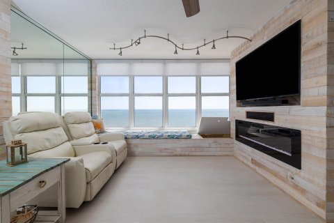 Condo in Daytona Beach, Florida, 2 bedrooms  № 1644440 - photo 2