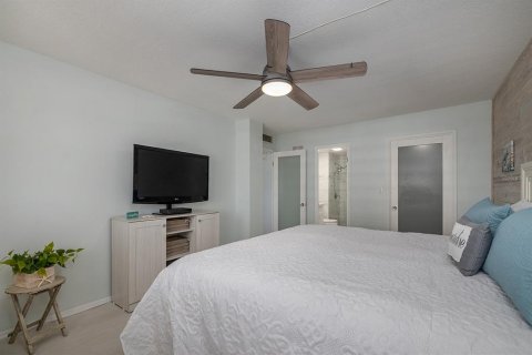 Condo in Daytona Beach, Florida, 2 bedrooms  № 1644440 - photo 15