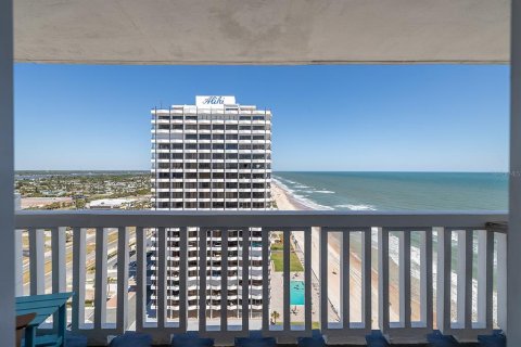 Condo in Daytona Beach, Florida, 2 bedrooms  № 1644440 - photo 24