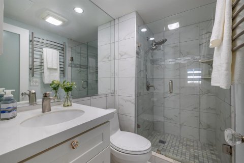 Condo in Daytona Beach, Florida, 2 bedrooms  № 1644440 - photo 17