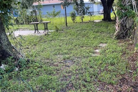 House in Fort Myers, Florida 3 bedrooms, 84.73 sq.m. № 1914181 - photo 11