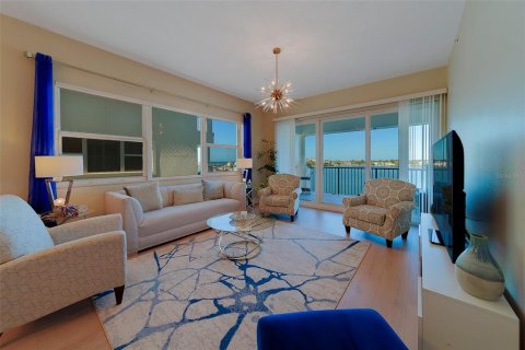 Condo in Redington Shores, Florida, 3 bedrooms  № 2214952 - photo 23