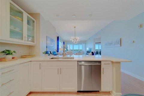 Condo in Redington Shores, Florida, 3 bedrooms  № 2214952 - photo 10