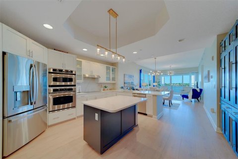 Condo in Redington Shores, Florida, 3 bedrooms  № 2214952 - photo 8