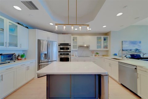 Condo in Redington Shores, Florida, 3 bedrooms  № 2214952 - photo 7