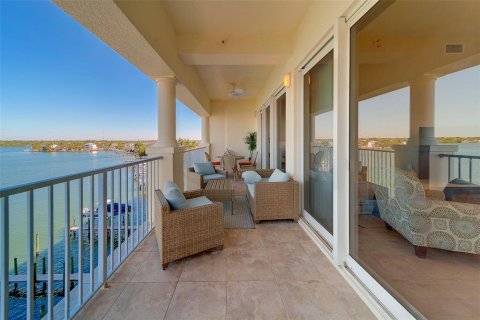 Condo in Redington Shores, Florida, 3 bedrooms  № 2214952 - photo 25