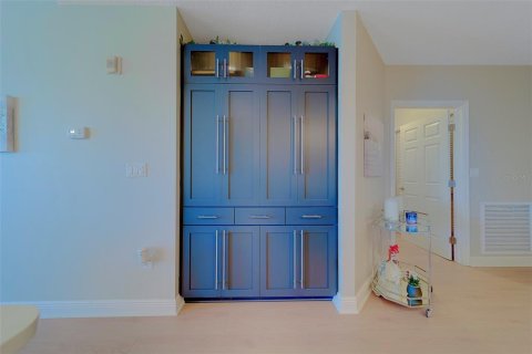Condo in Redington Shores, Florida, 3 bedrooms  № 2214952 - photo 14