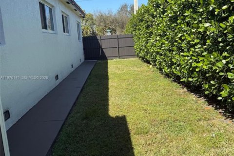 Casa en venta en Virginia Gardens, Florida, 3 dormitorios, 119.66 m2 № 2032443 - foto 21