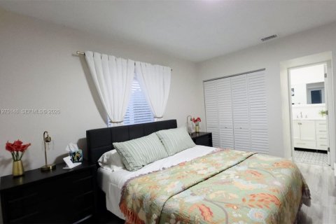 Casa en venta en Virginia Gardens, Florida, 3 dormitorios, 119.66 m2 № 2032443 - foto 9